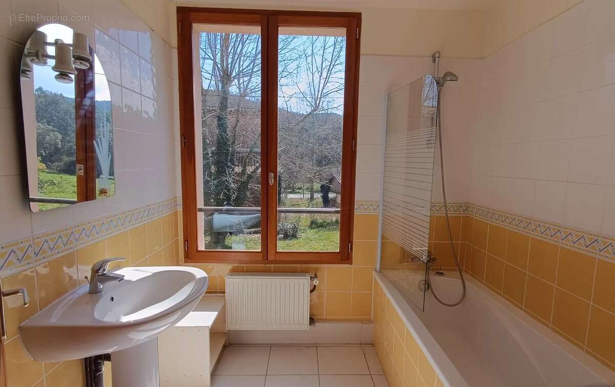 Maison à BORMES-LES-MIMOSAS