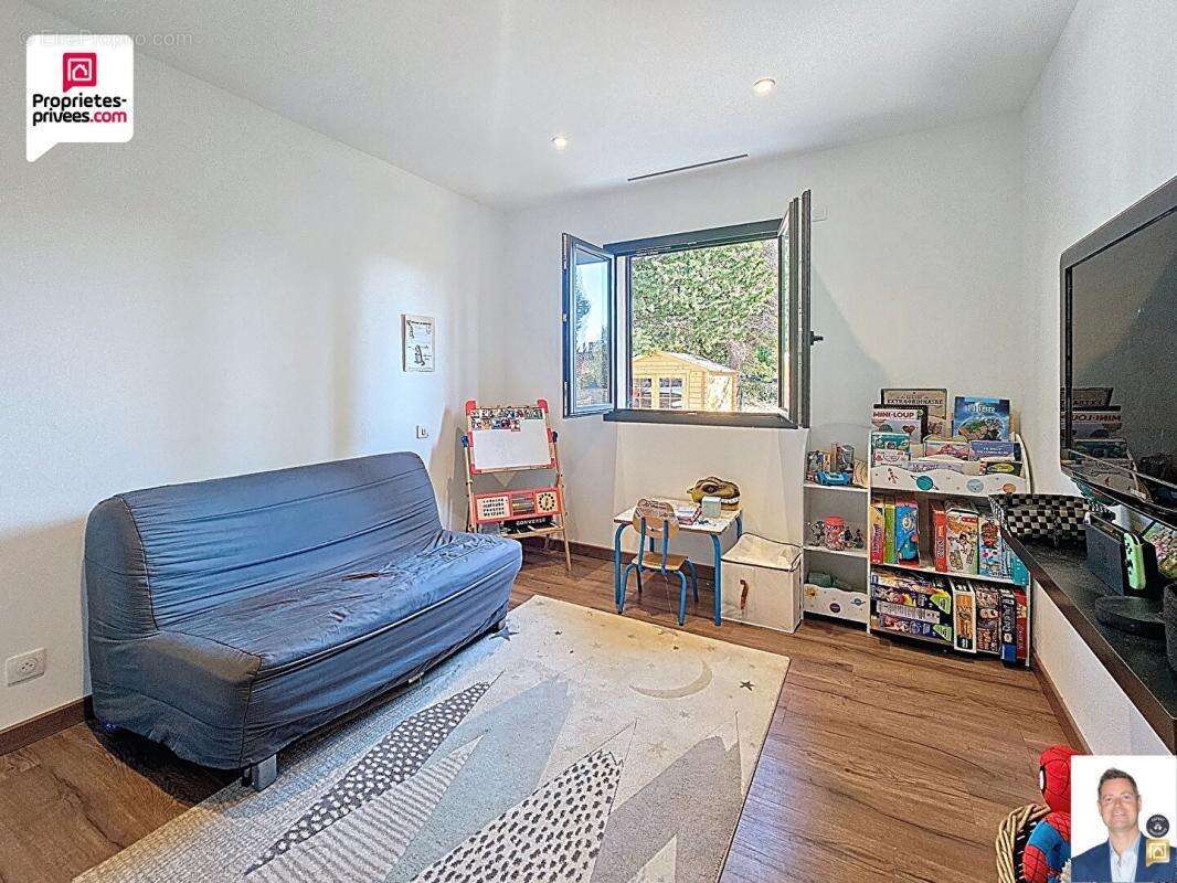 Maison à SAINT-CEZAIRE-SUR-SIAGNE