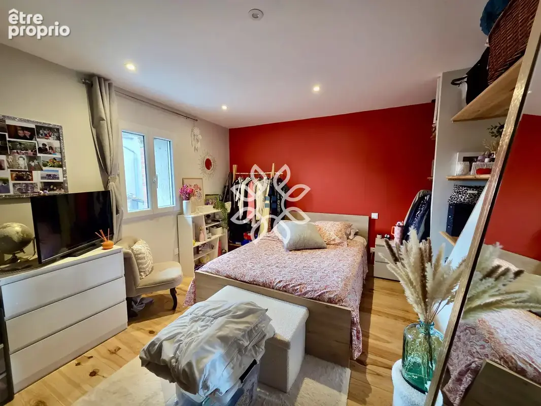 Maison de caractère entièrement restaurée avec dépendance - photo 11