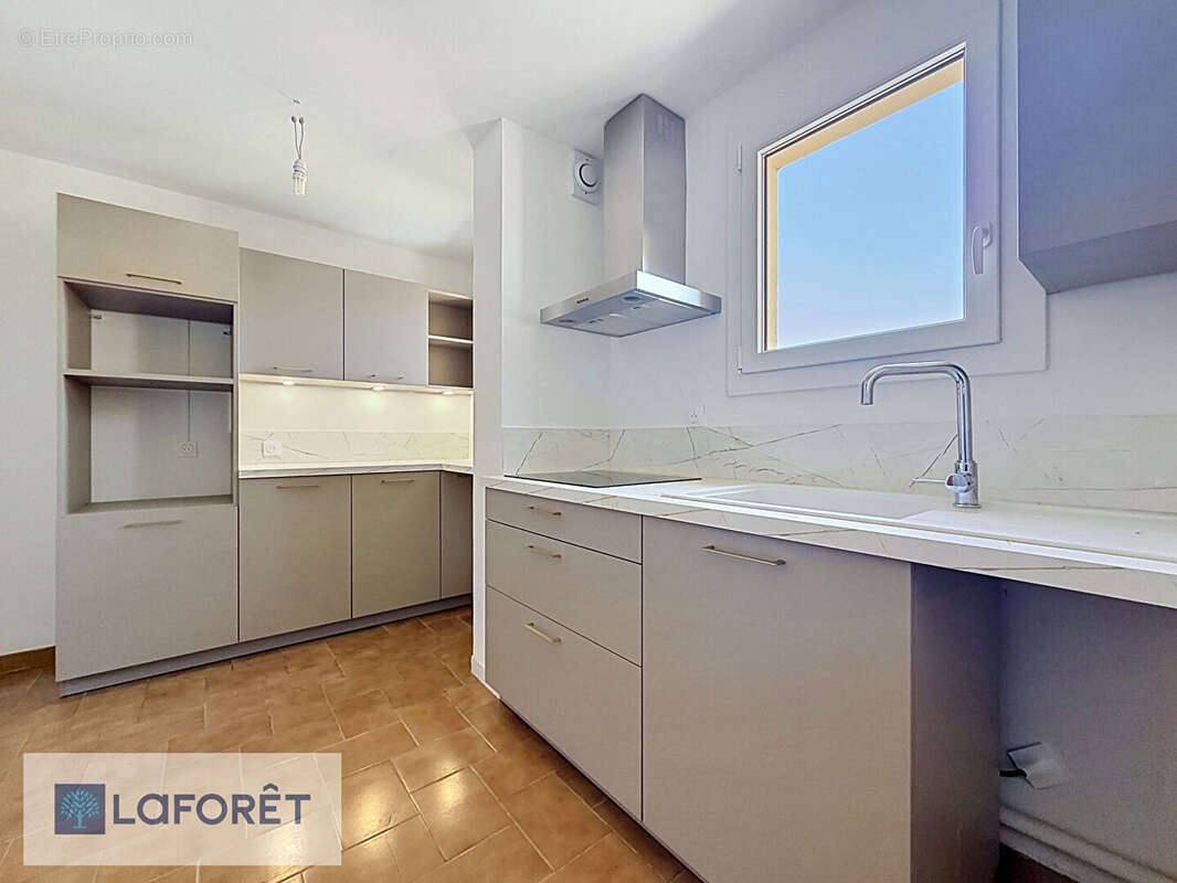 Appartement à SIX-FOURS-LES-PLAGES
