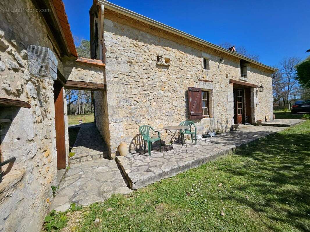 Maison à SARLIAC-SUR-L'ISLE