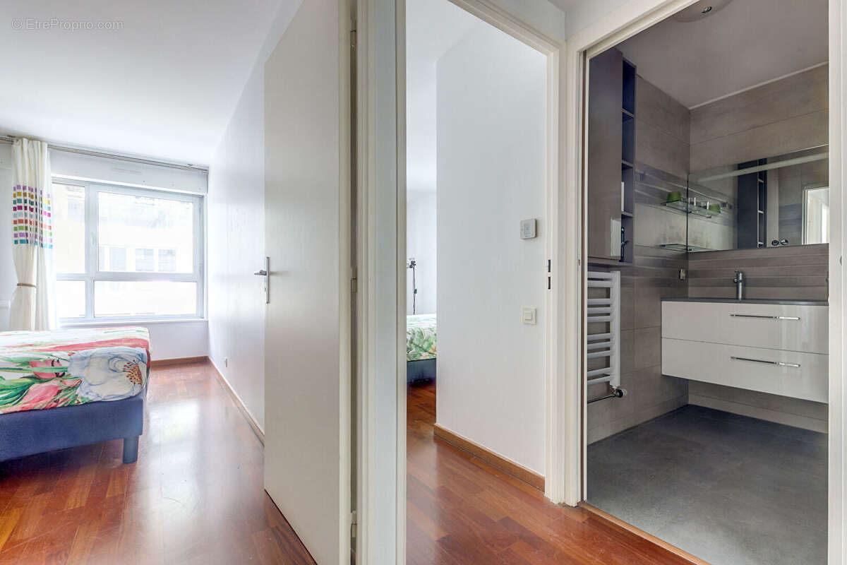 Appartement à PARIS-14E