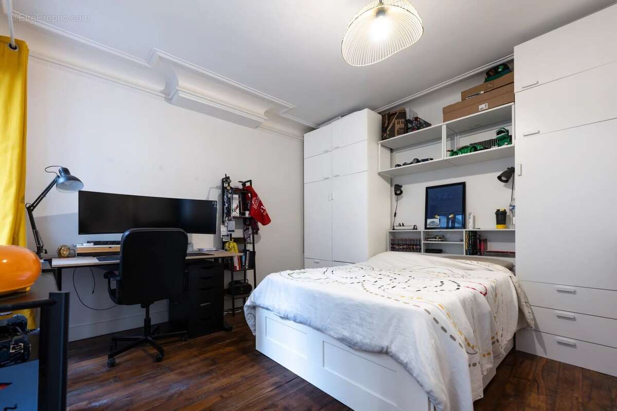 Appartement à PARIS-11E