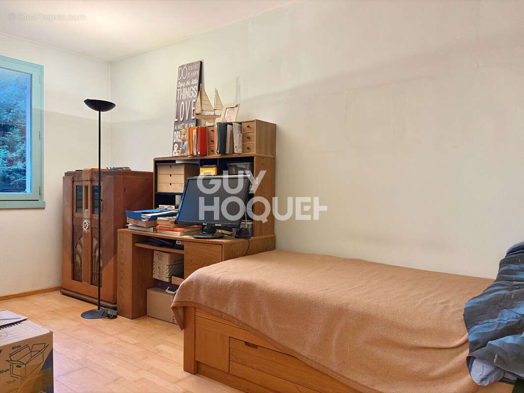 Maison à SAINT-PIERRE-DU-PERRAY