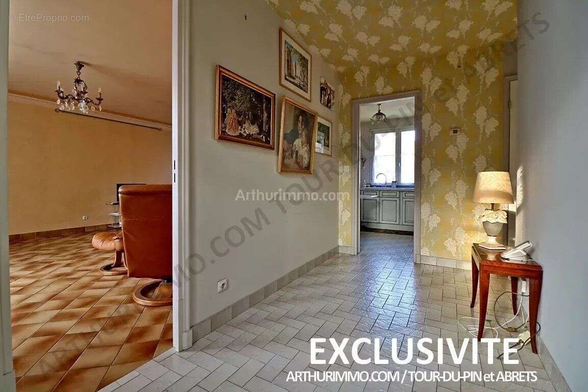 Maison à LA TOUR-DU-PIN