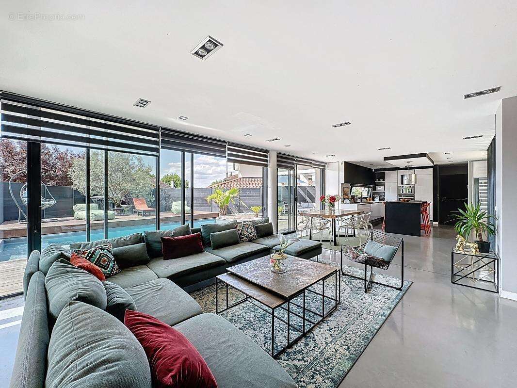 Maison à SAINT-SYMPHORIEN-D&#039;OZON