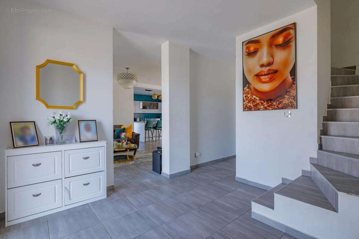 Maison de 6 pièces de 128 m² à Charvieu-Chavagneux - photo 13