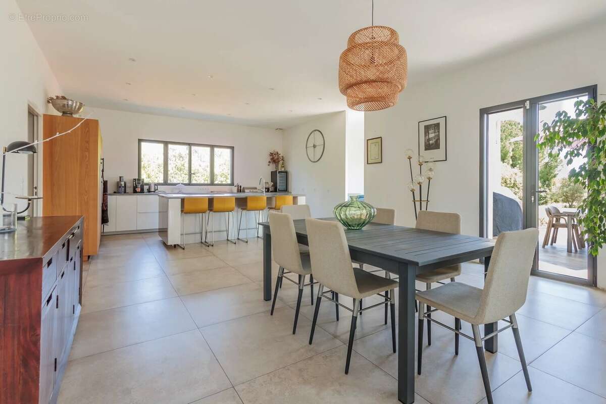 Maison contemporaine avec piscine Campagne Arlésienne - photo 11