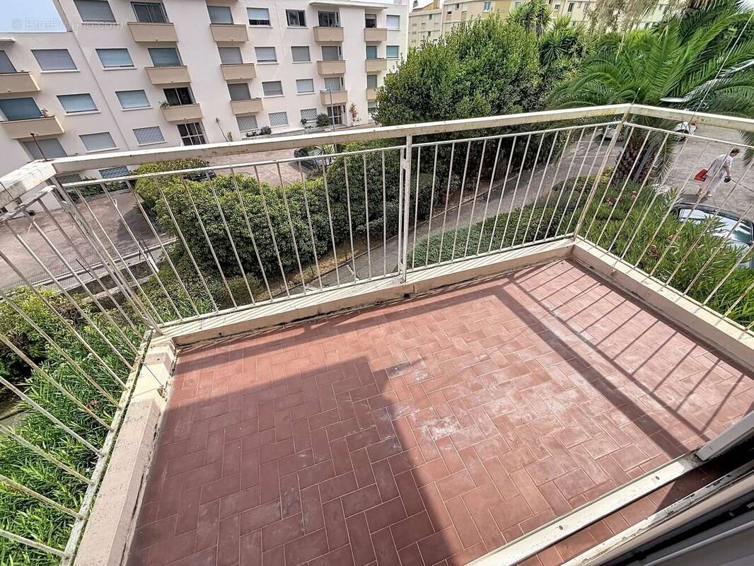 Tassigny grand 2/3 Pièces refait 2 Terrasses - photo 10
