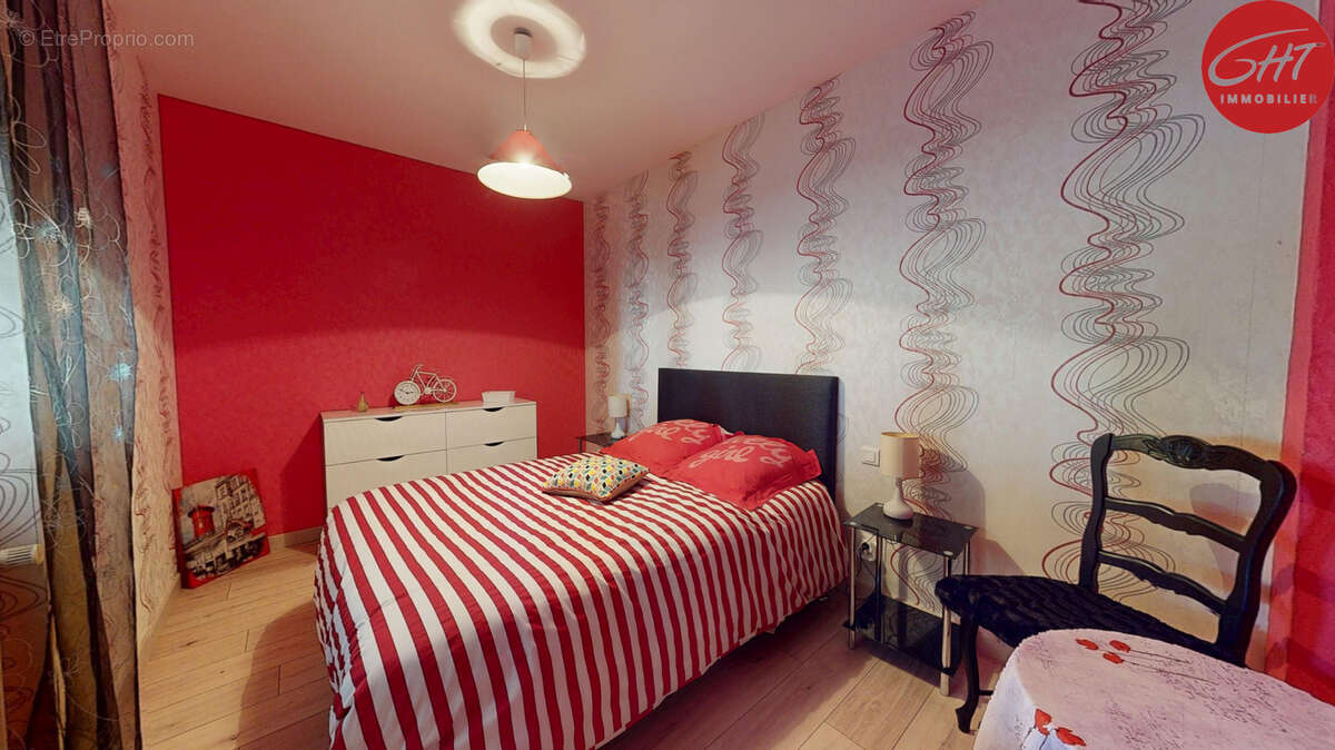Appartement à HYEVRE-PAROISSE