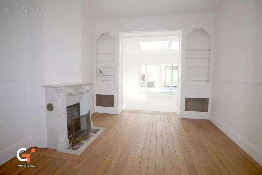 Maison 9 pièces avec jardin et garage - photo 2