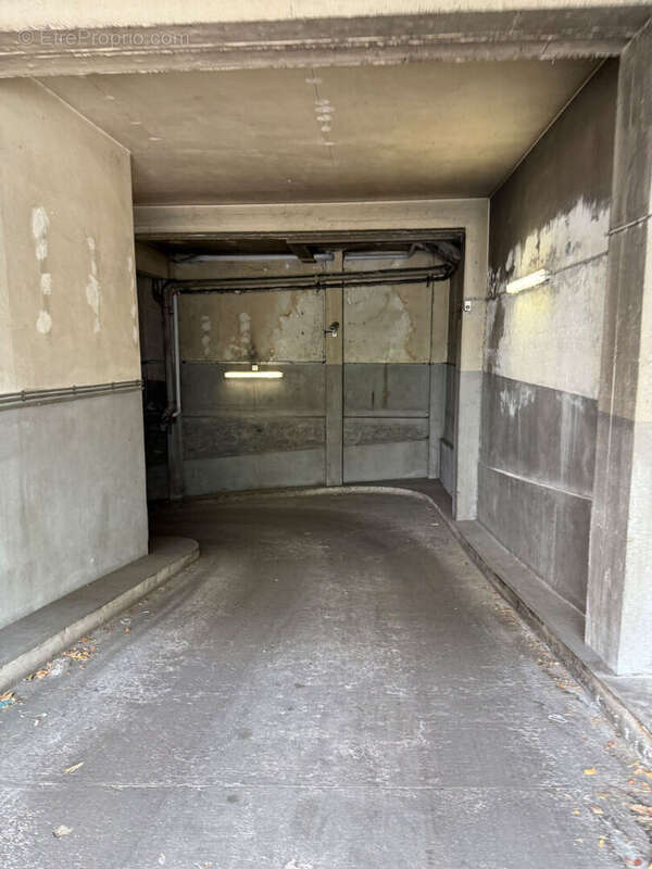 Parking à PARIS-14E