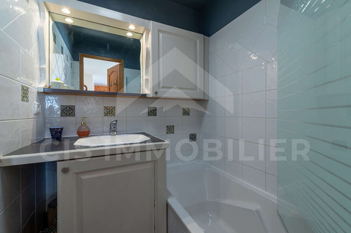 Appartement à LES ALLUES