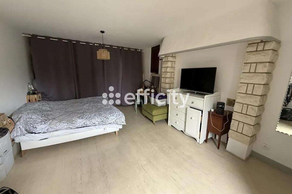 Maison à LIMALONGES