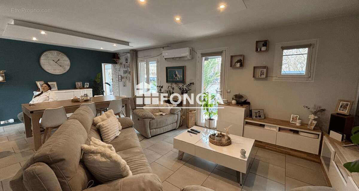 Maison à LA VILLE-AUX-DAMES