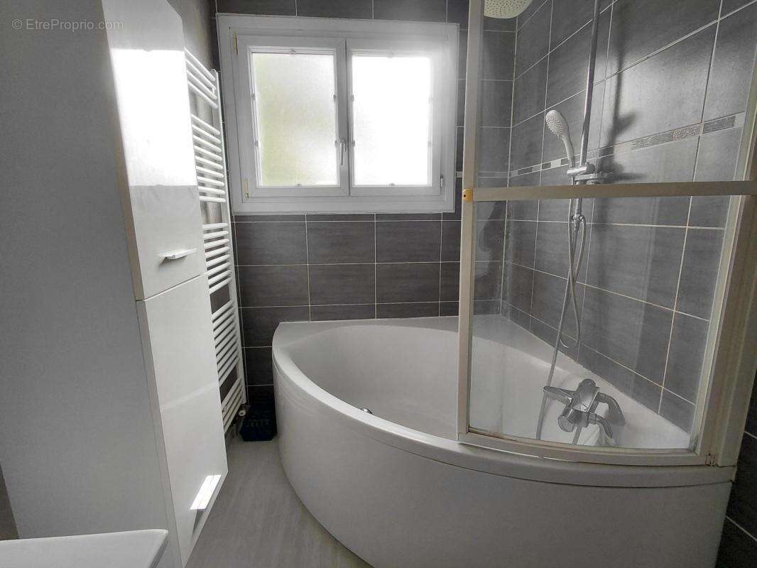 Maison potentiel de 6 chambres sur sous-sol avec jardin - photo 12
