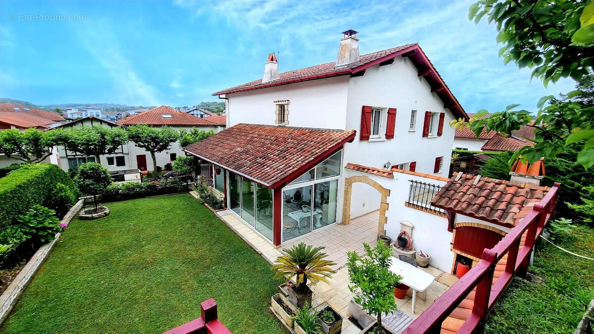 Maison à CIBOURE