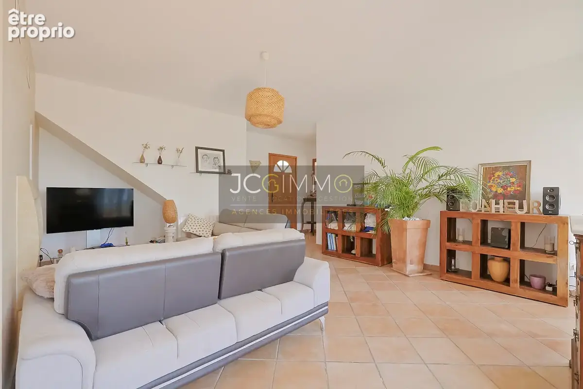 villa individuelle T5 de 117 m2 avec piscine et belle vue dégagée - photo 19