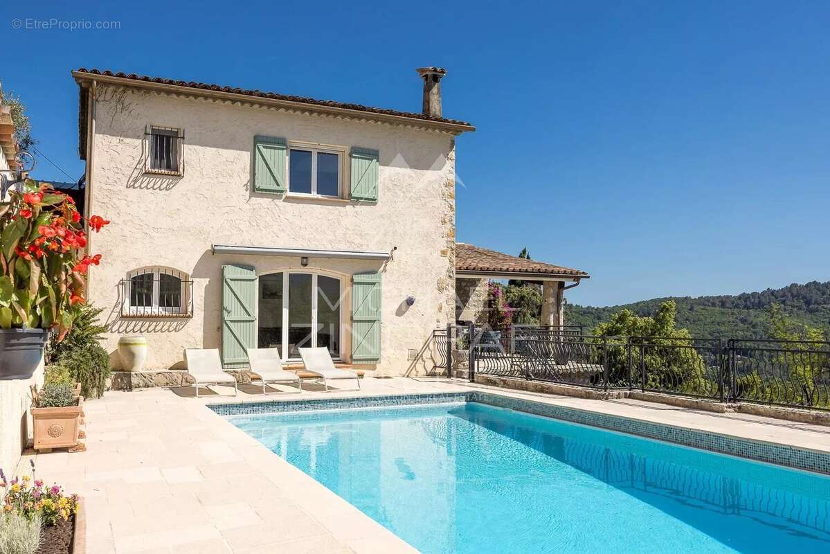 Maison à TOURRETTES-SUR-LOUP