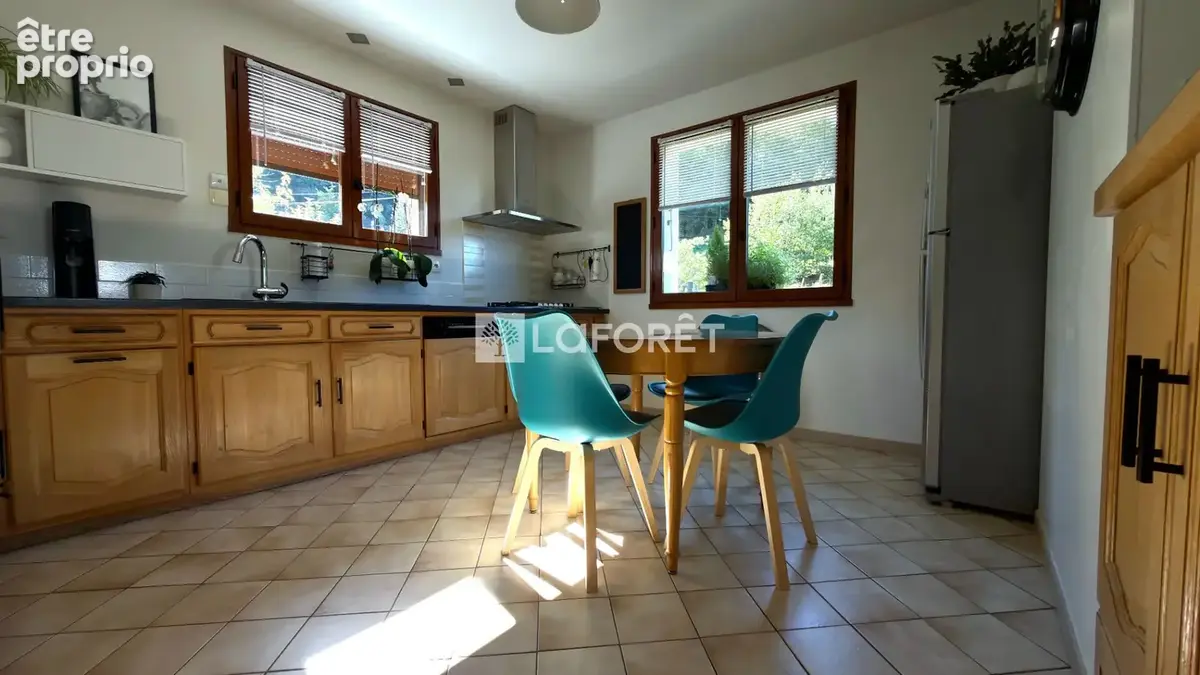 Maison familiale à vendre à Notre Dame des Millieres - Confort et tranquillité assurés - photo 3