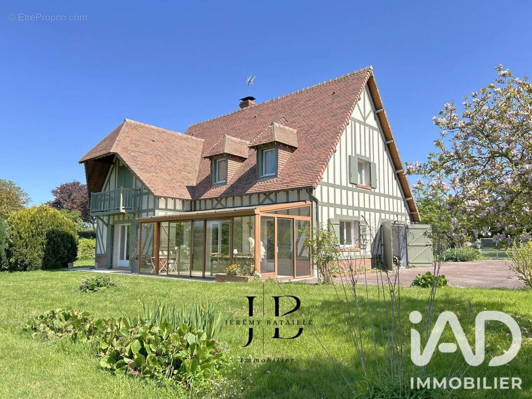 Photo 1 - Maison à BONNEVILLE-SUR-TOUQUES