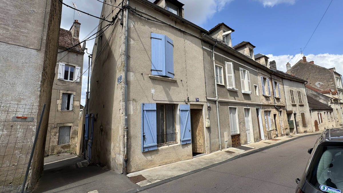 Maison à AVALLON