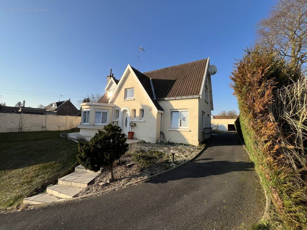 Maison à AVESNES-LES-AUBERT