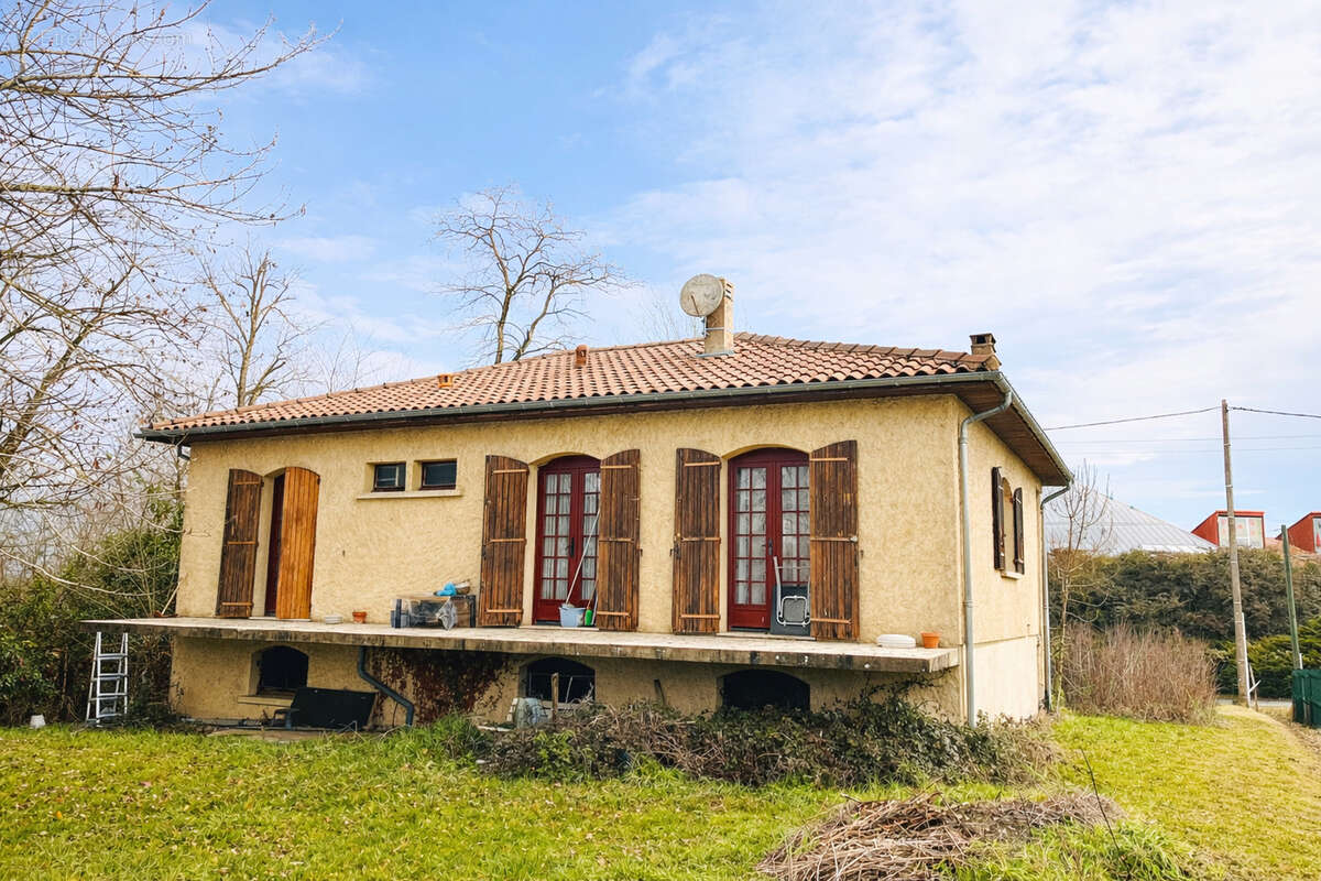 Maison à BEYCHAC-ET-CAILLAU