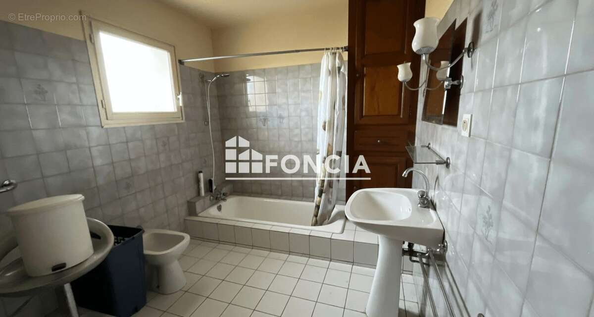 Maison à LAPARROUQUIAL