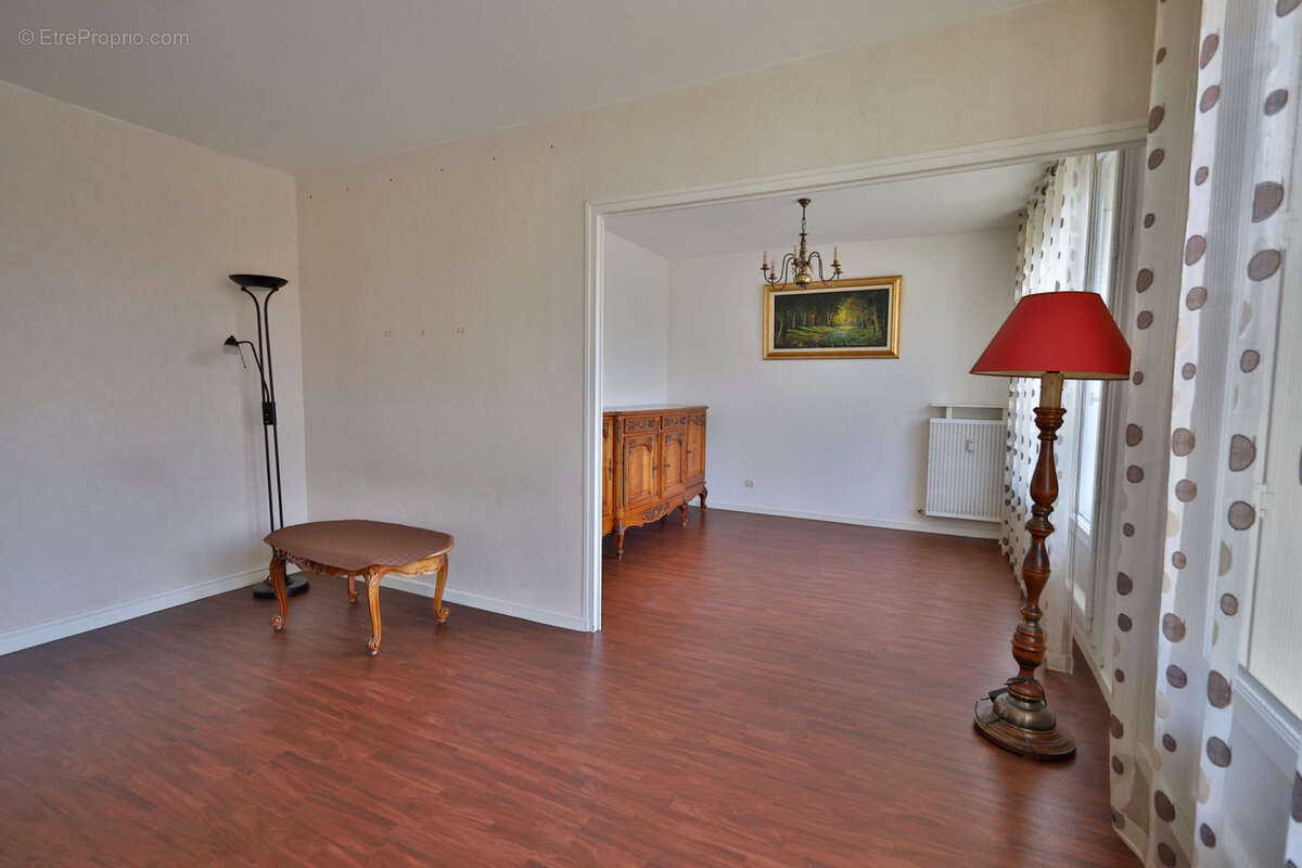 Appartement Type 3 - 67,78m2 habitables - Balcon - Cave - Place de parking Privative - photo 3