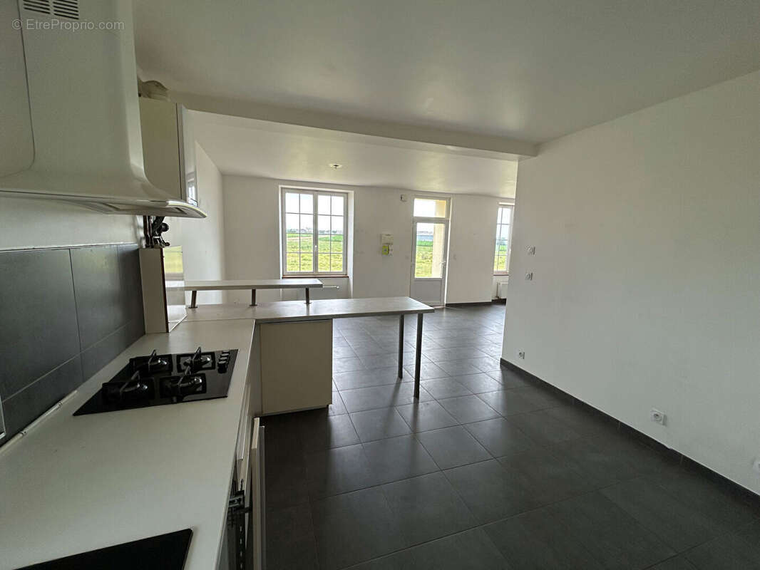 SAINT DERRIEN- Maison + hangar - 6- pièces- 91 m2 - photo 4
