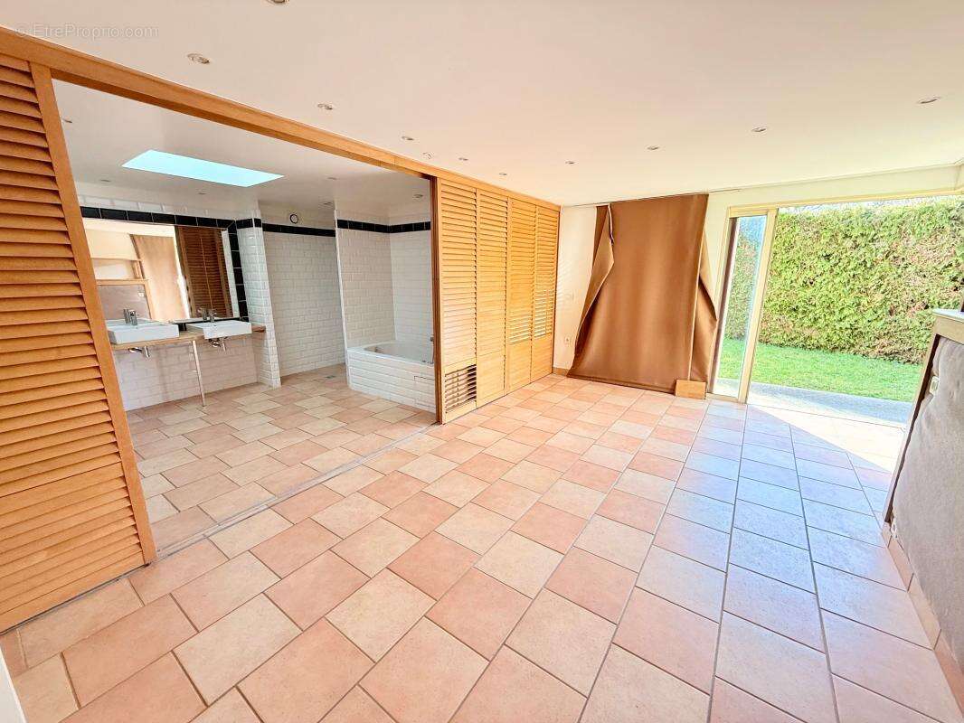 Maison à AUVERS-SUR-OISE