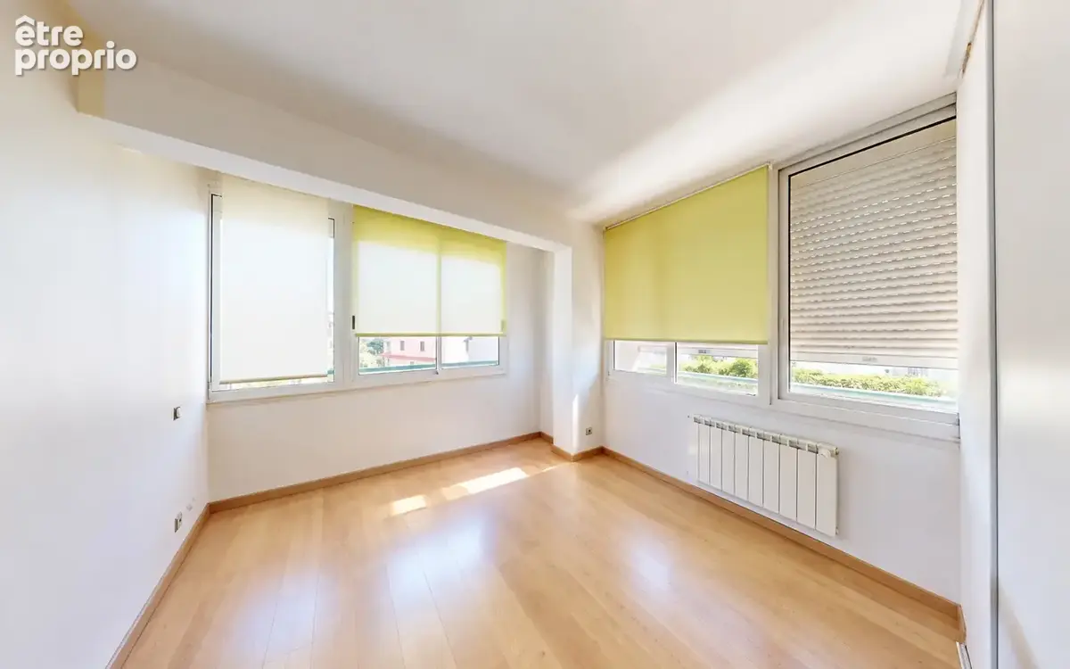 Bayonne   les arènes  grand t4 lumineux de 108 m2   usage habitation ou professionnel - photo 5