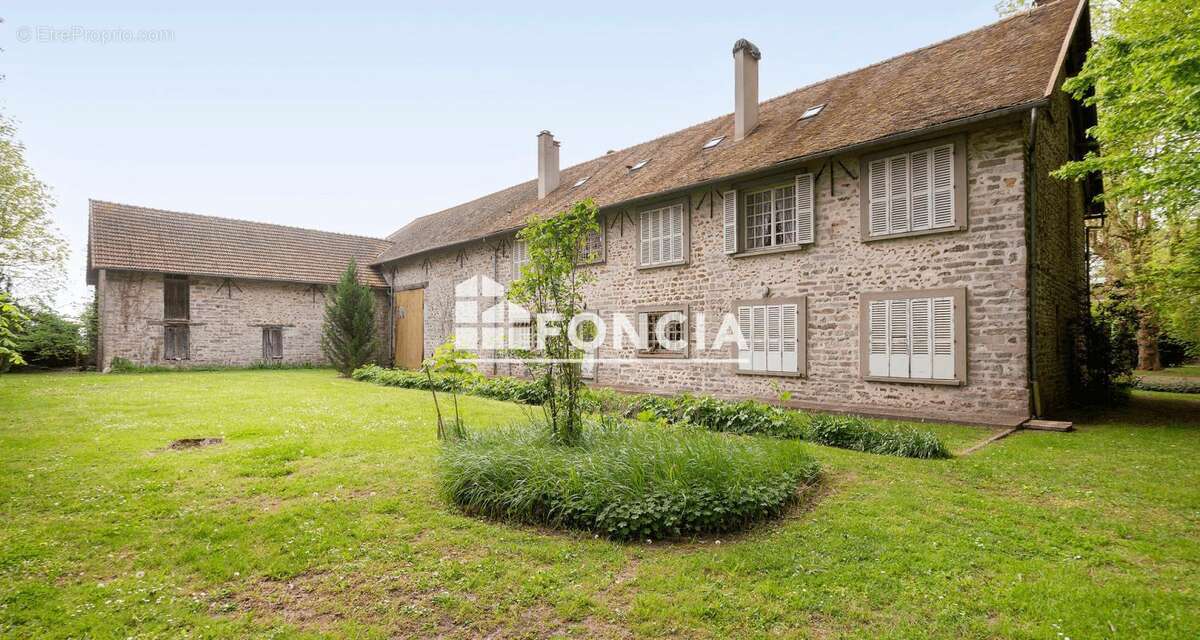 Maison à AVRAINVILLE