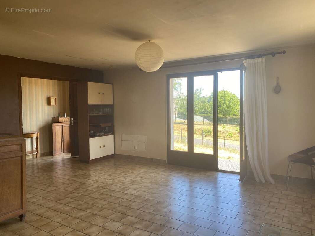 Maison 86 m² à Saint-Hilaire-Les-Courbes  - photo 8
