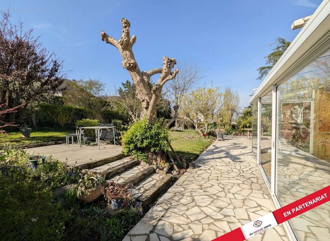 Maison à FRENEUSE