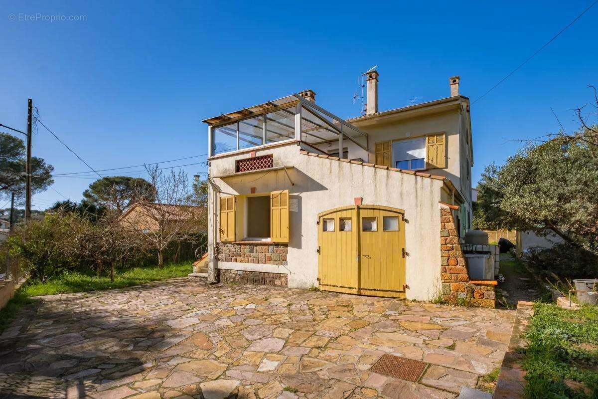 Appartement à SAINT-RAPHAEL