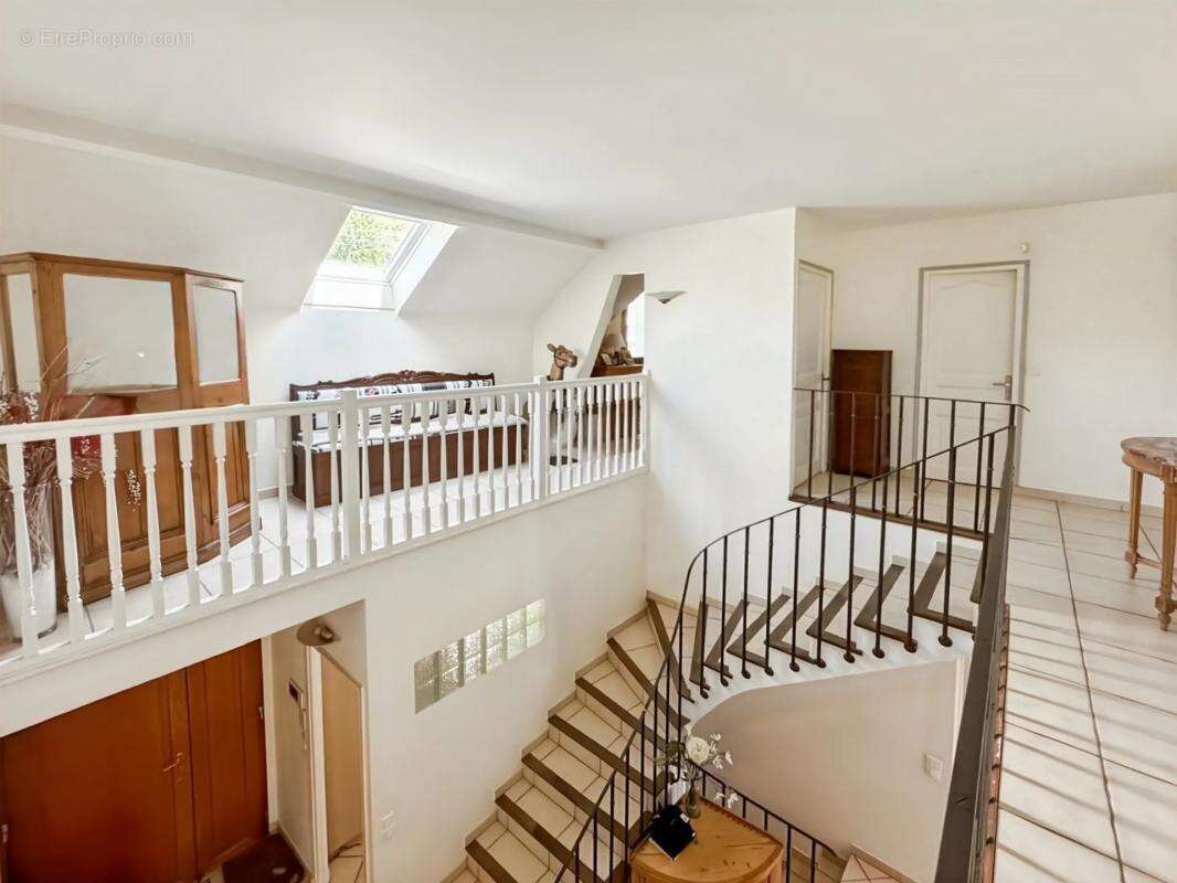 Maison à VAUX-SUR-SEINE