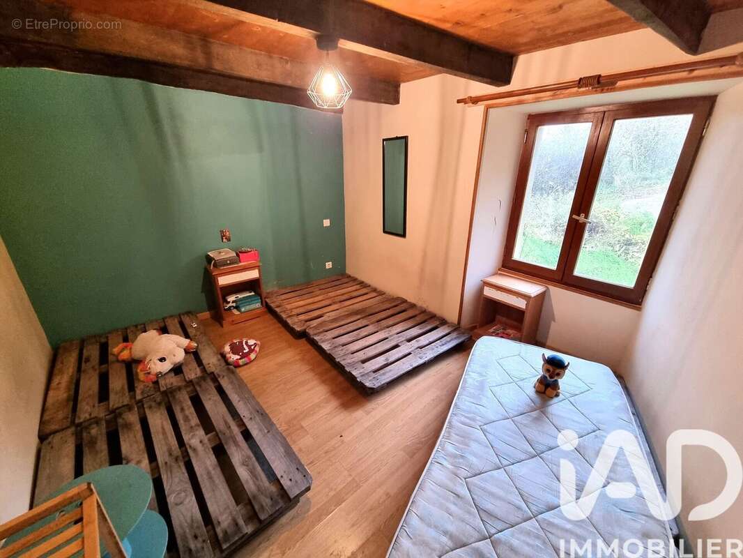 Maison 110 m² à Saint-Loup-Lamaire  - photo 8
