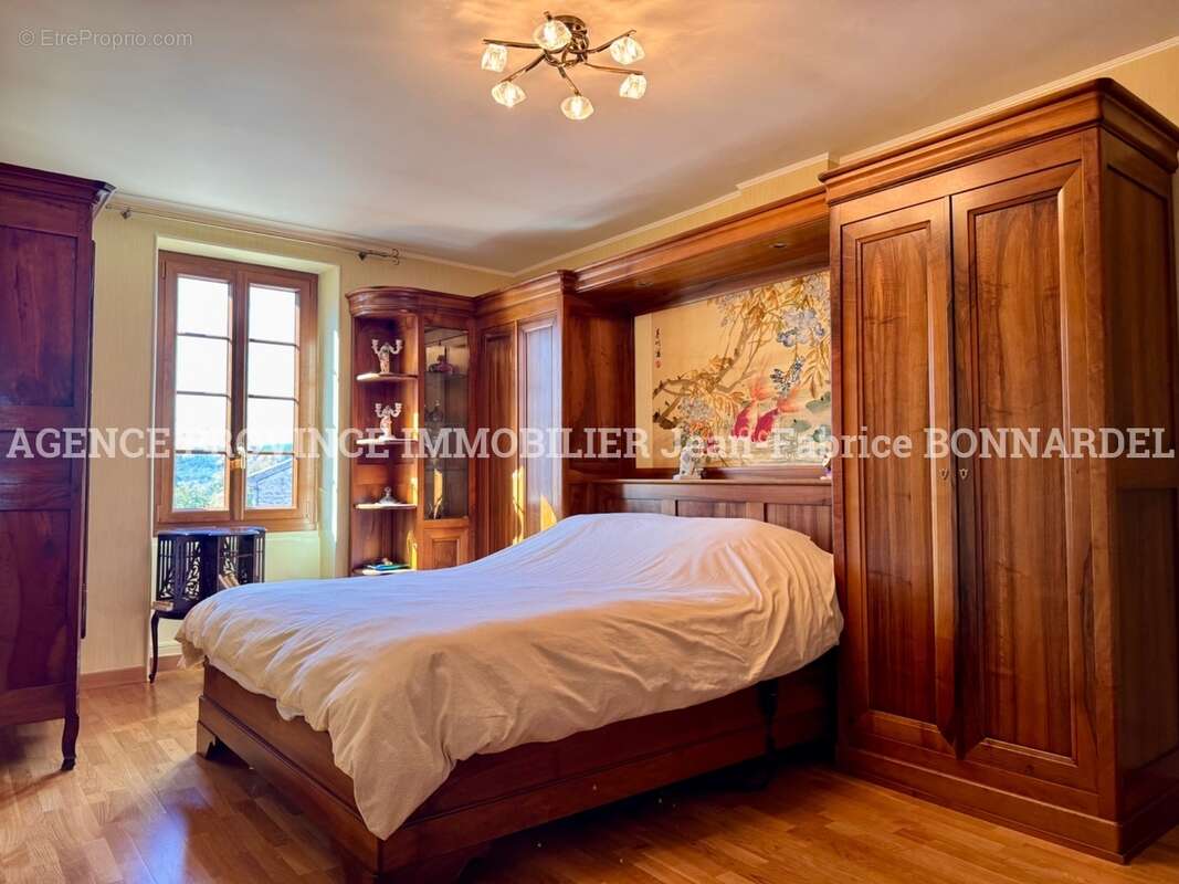 Maison à MONTSEGUR-SUR-LAUZON