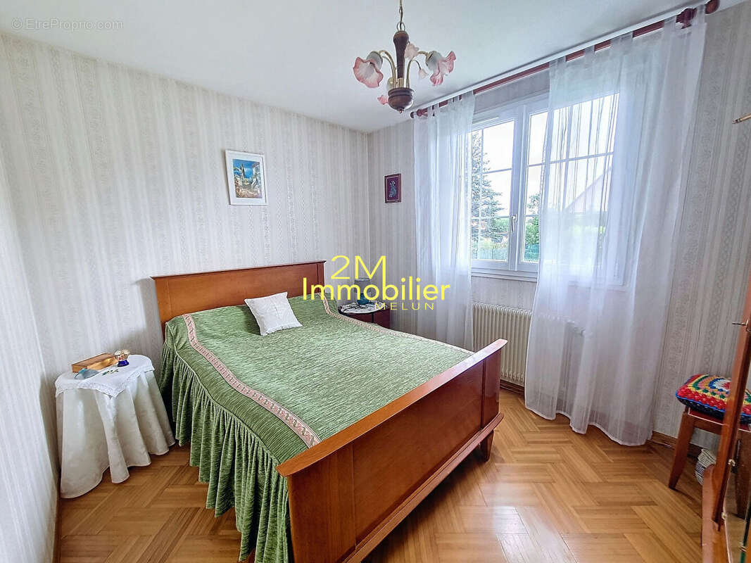 Maison à VAUX-LE-PENIL