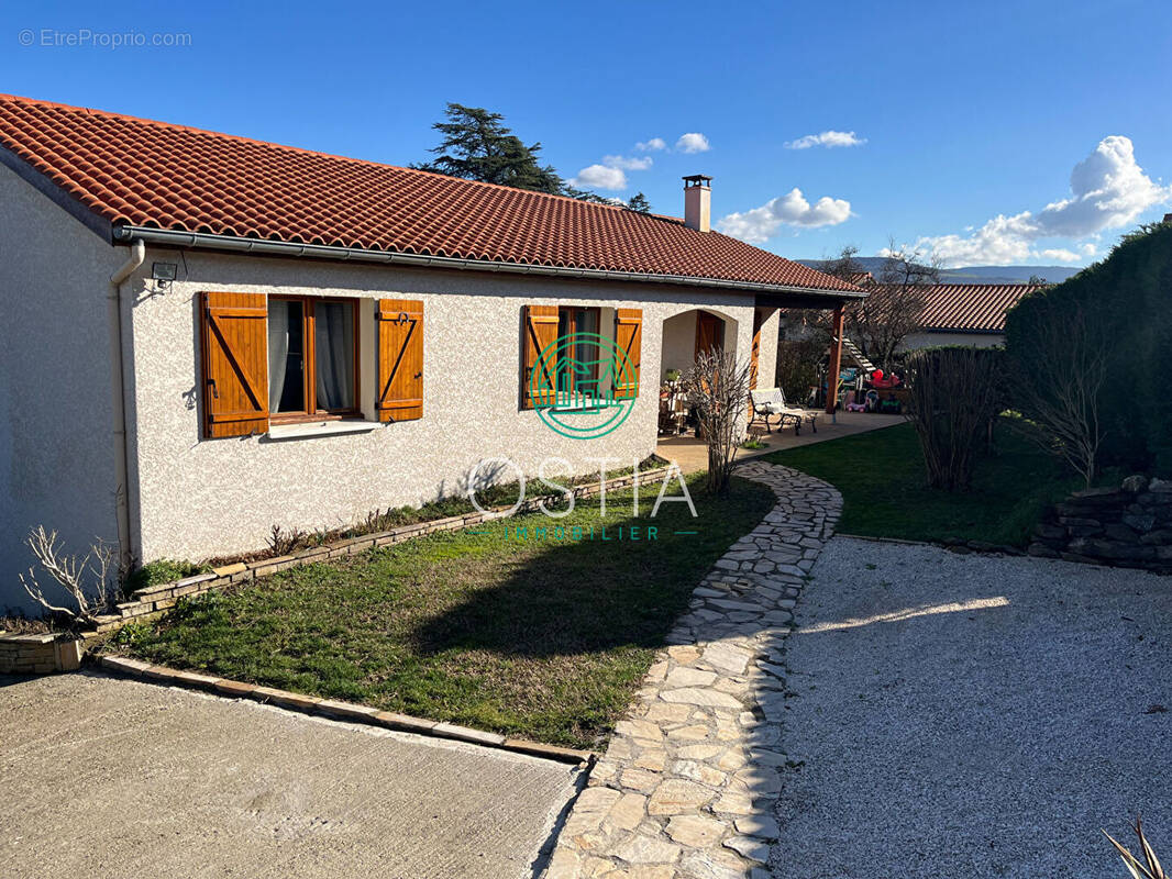 Maison à SAINT-MARTIN-LA-PLAINE