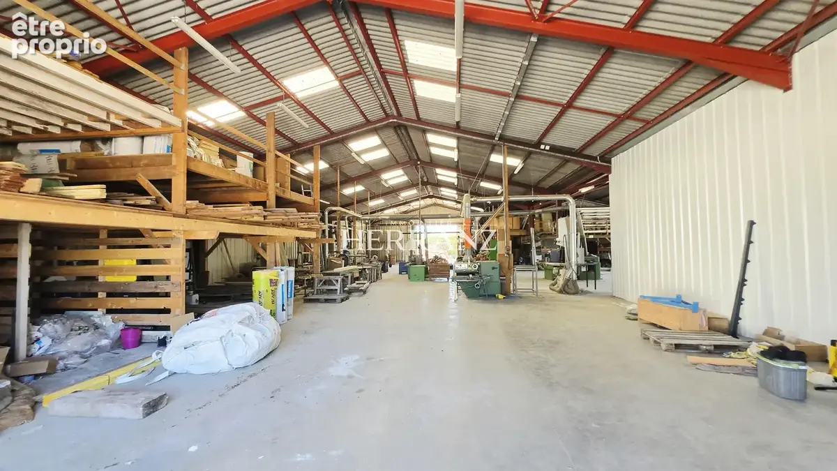 Zone d'activite : bureau 220m2 + atelier production 920m2 + entrepot 130 m2 - photo 7