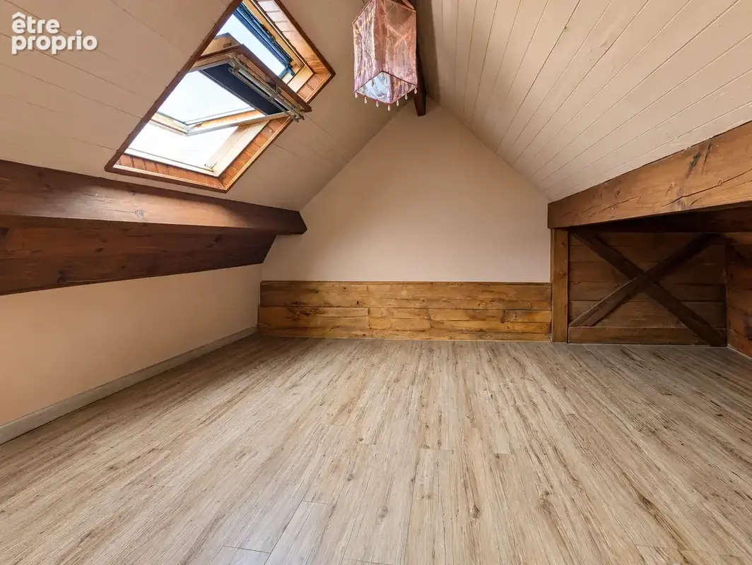 Maison familiale avec vaste terrain et bel espace extérieur - photo 14