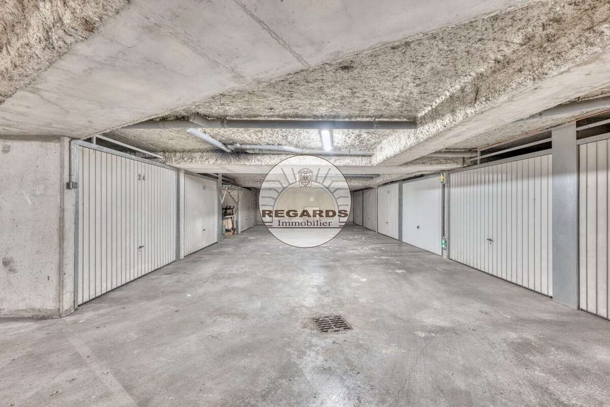 Parking 13 m² à Bagneux  - photo 3