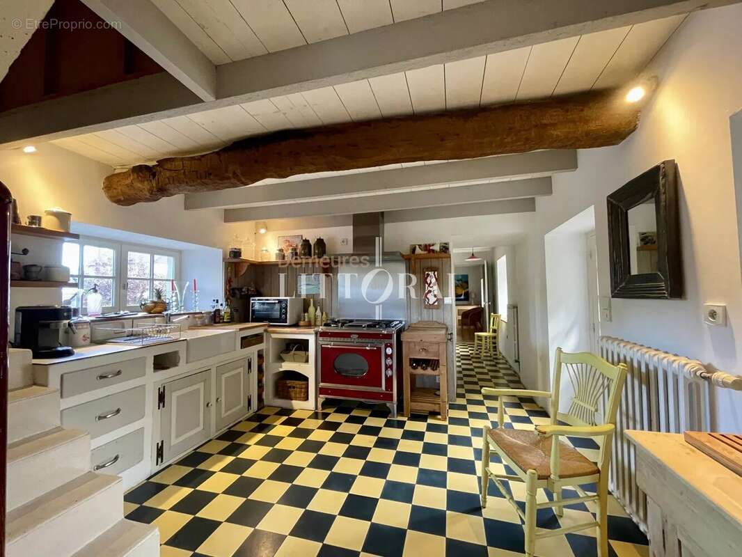 À Louannec, une maison de caractère entre mer et douceur de vivre - photo 5