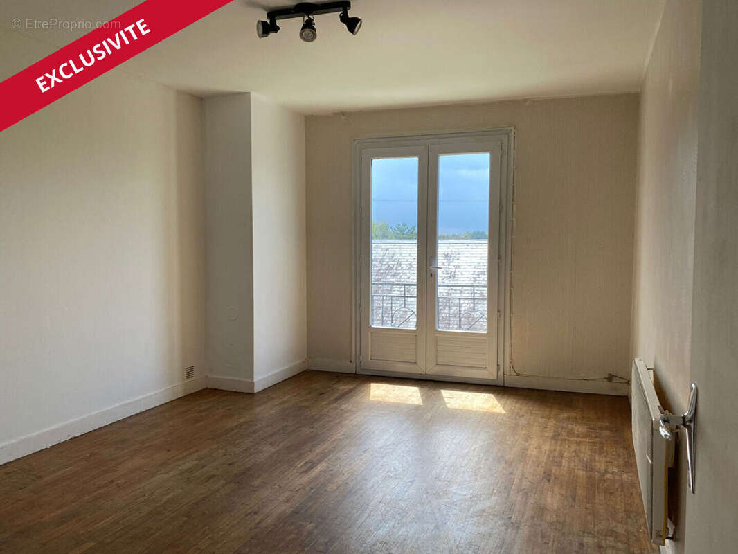 Maison à SAINT-PIERRE-D&#039;EXIDEUIL