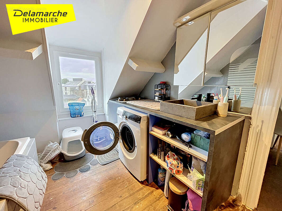 Appartement à DONVILLE-LES-BAINS