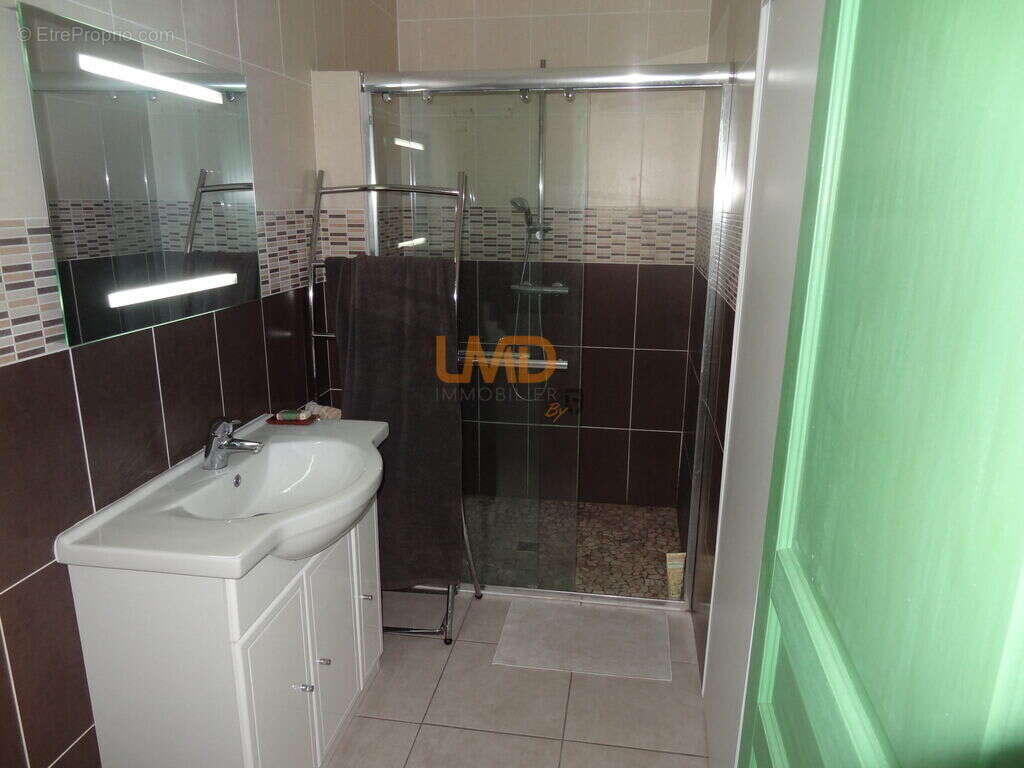 Maison à SAINT-FRONT-DE-PRADOUX