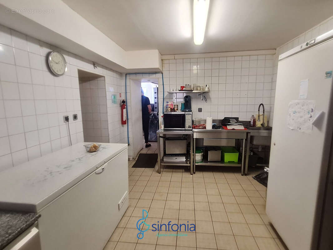 Commerce à REMOULINS